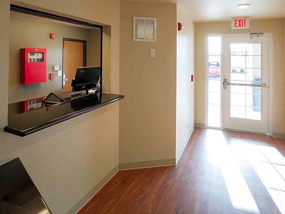 WoodSpring Suites Topeka