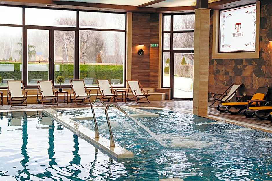 Boutique Complex Trakiets