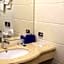 Grand Harbour Hotel
