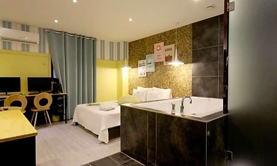 Hotel H2