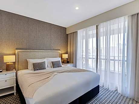 One-Bedroom Apartment with Ocean View