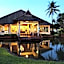 Abad Whispering Palms Kumarakom Hotel