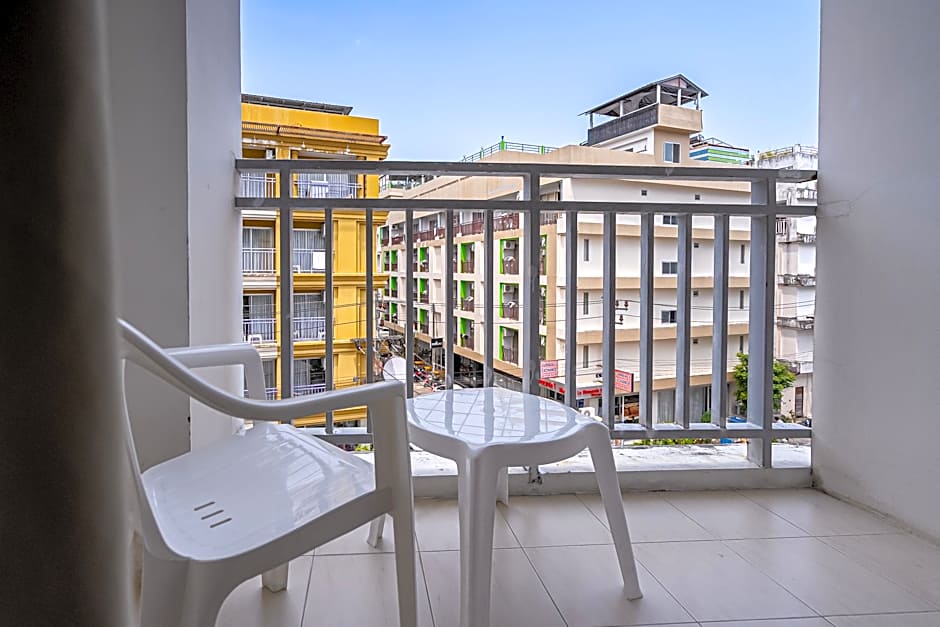 Santi White House Patong