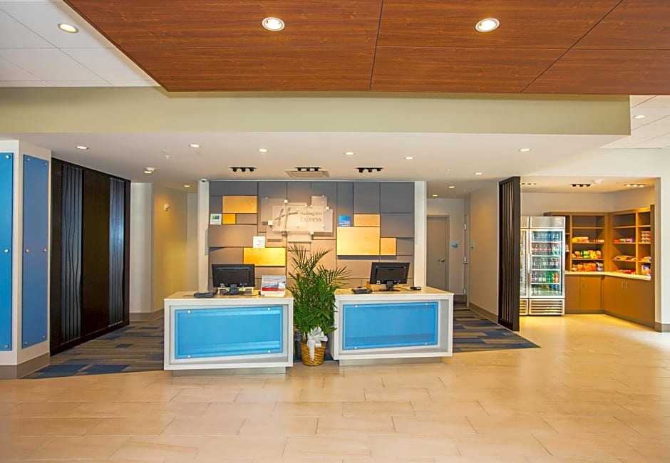 Holiday Inn Express & Suites Pittsburgh North Shore, an IHG Hotel