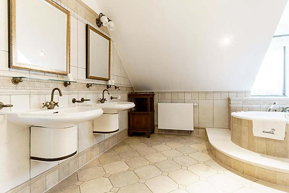 Apartamenty w Dworku Cheval
