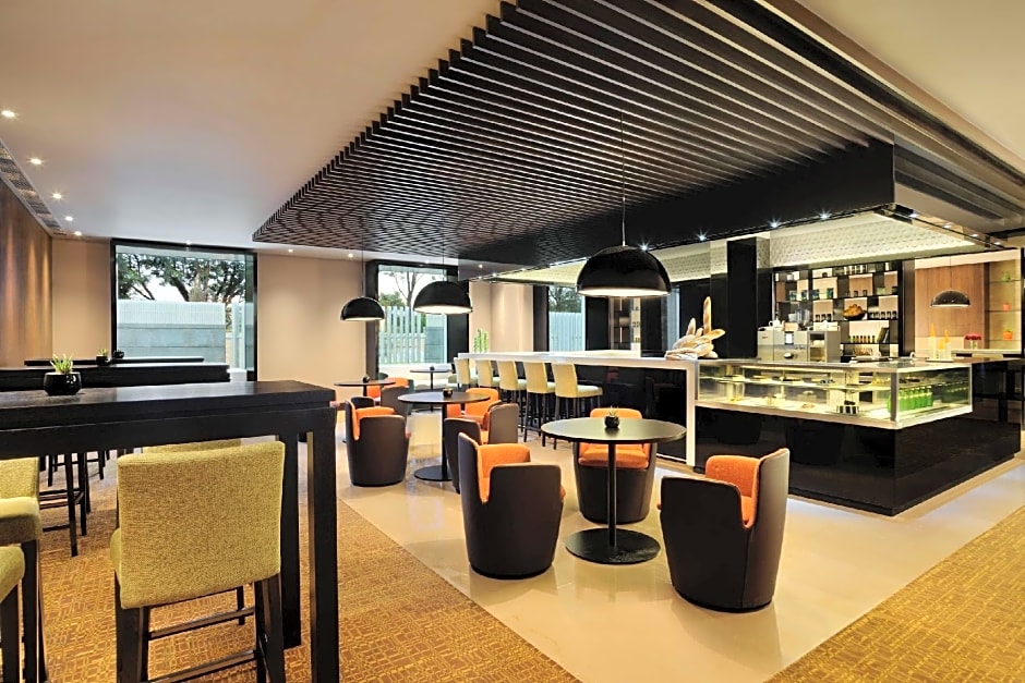 Hilton Bangalore Embassy Golflinks