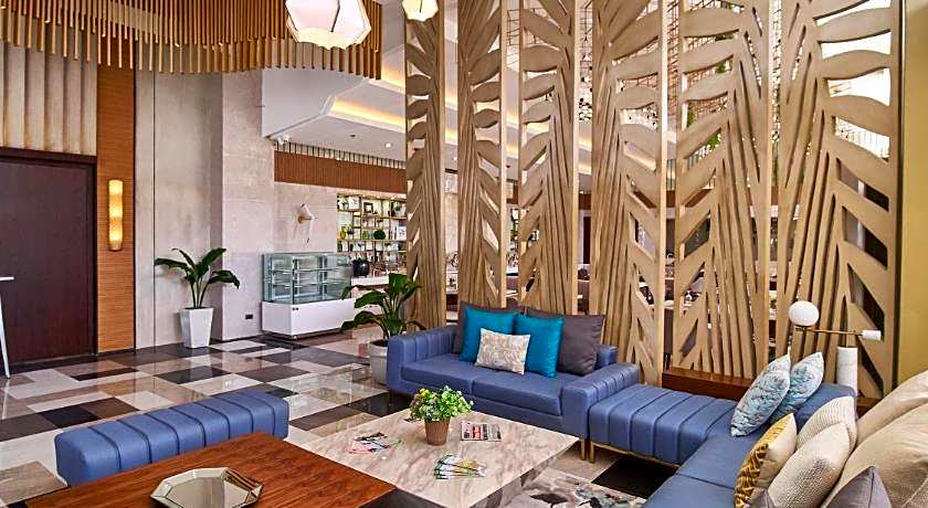 J7 Plaza Hotel
