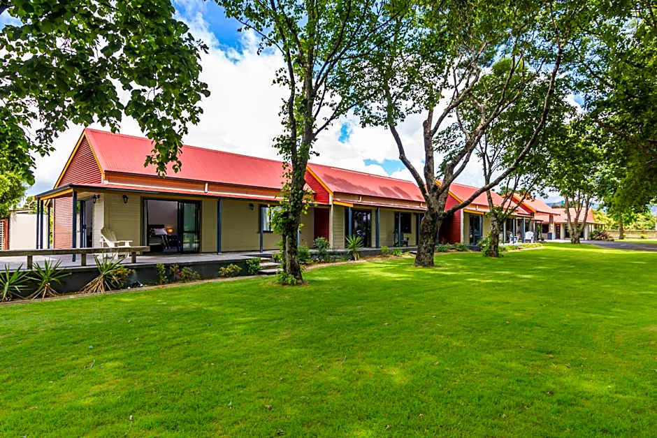 Oak Estate Motor Lodge