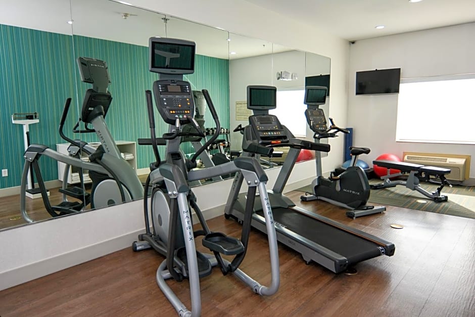 Holiday Inn Express Hotel & Suites New Boston, an IHG Hotel