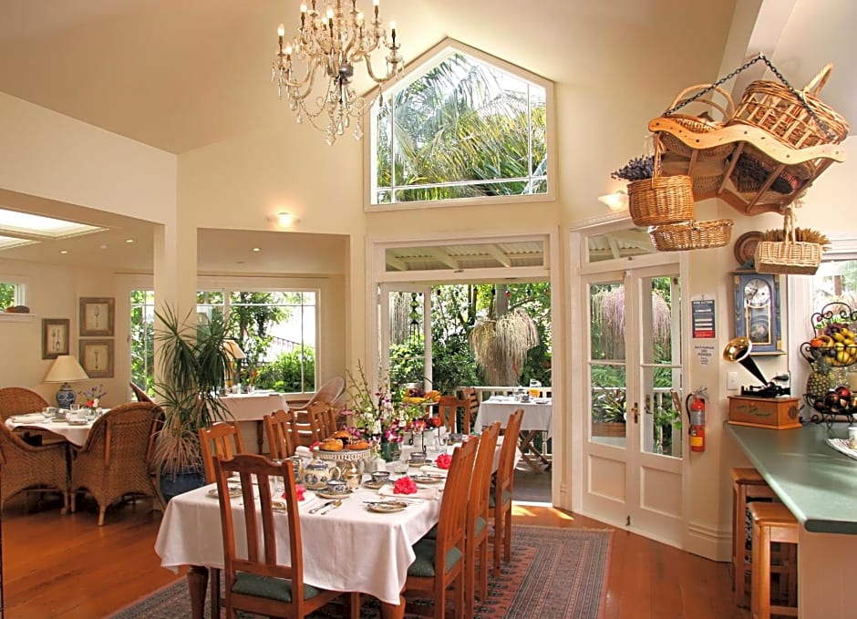 Peace and Plenty Inn