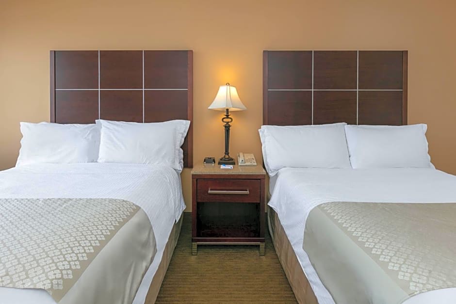 Wyndham Riverfront Hotel