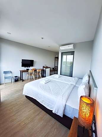 Twin Room with View