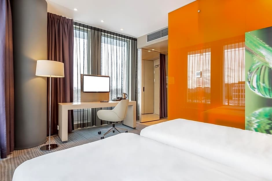 Sound Garden Hotel Airport