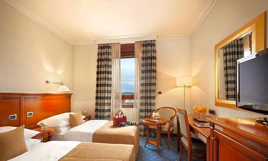 Best Western Premier Hotel Astoria