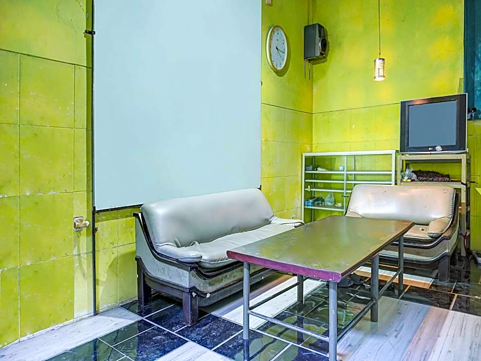 SPOT ON 91205 Rindang Guesthouse Syariah