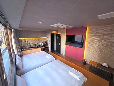 Superior Family Room