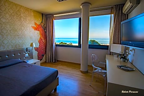 Triple Room with Sea View