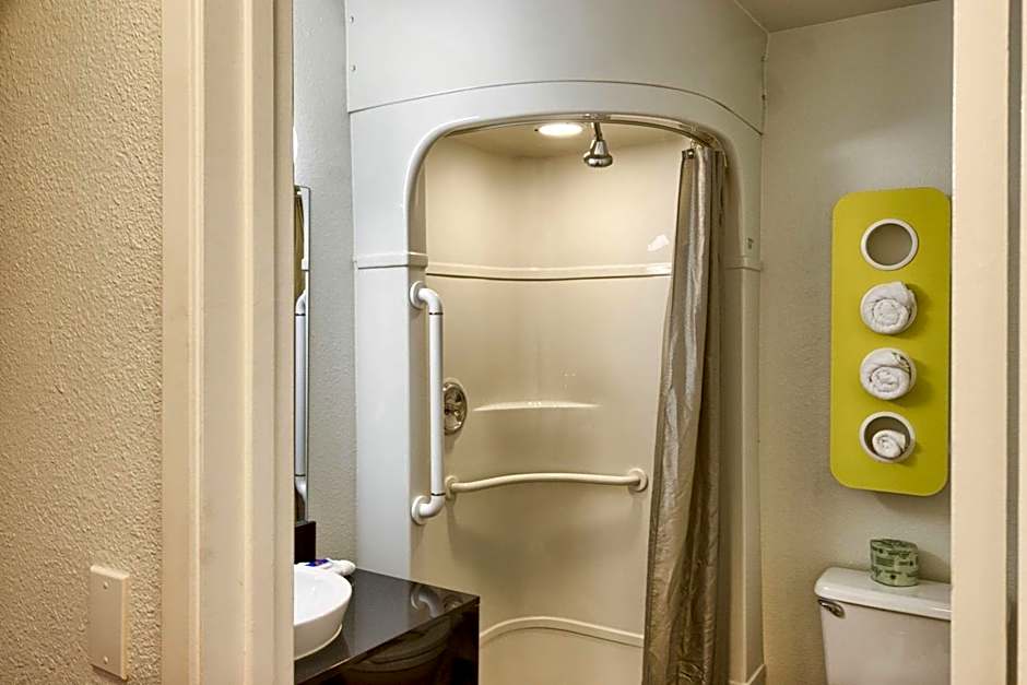 Motel 6-Everett, WA - North