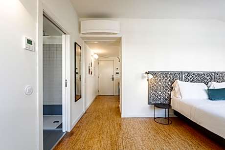 Apartment with Private Balcony  - Nightlife Area