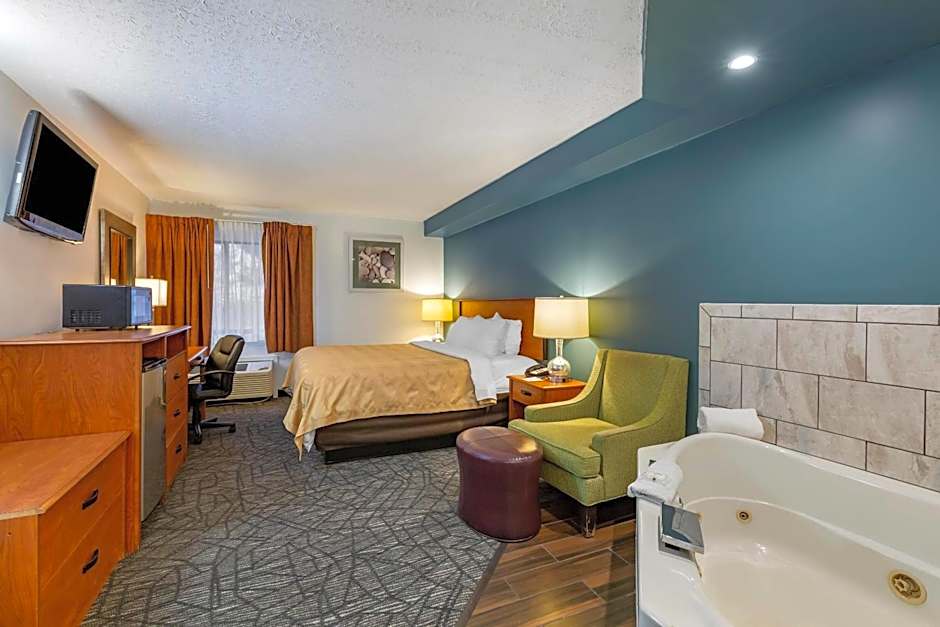 Quality Inn Austintown-Youngstown West