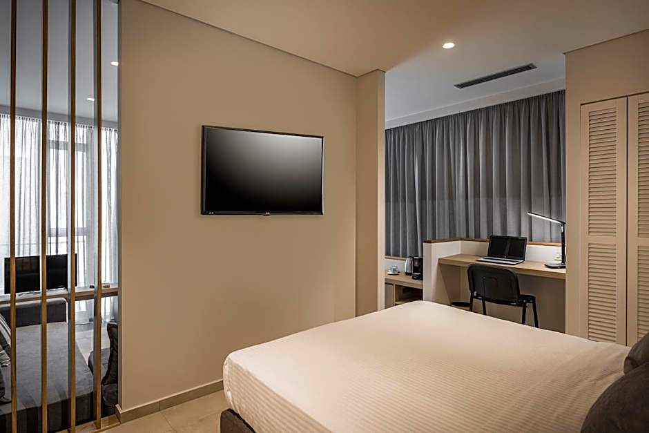 Trianon Luxury Apartments & Suites