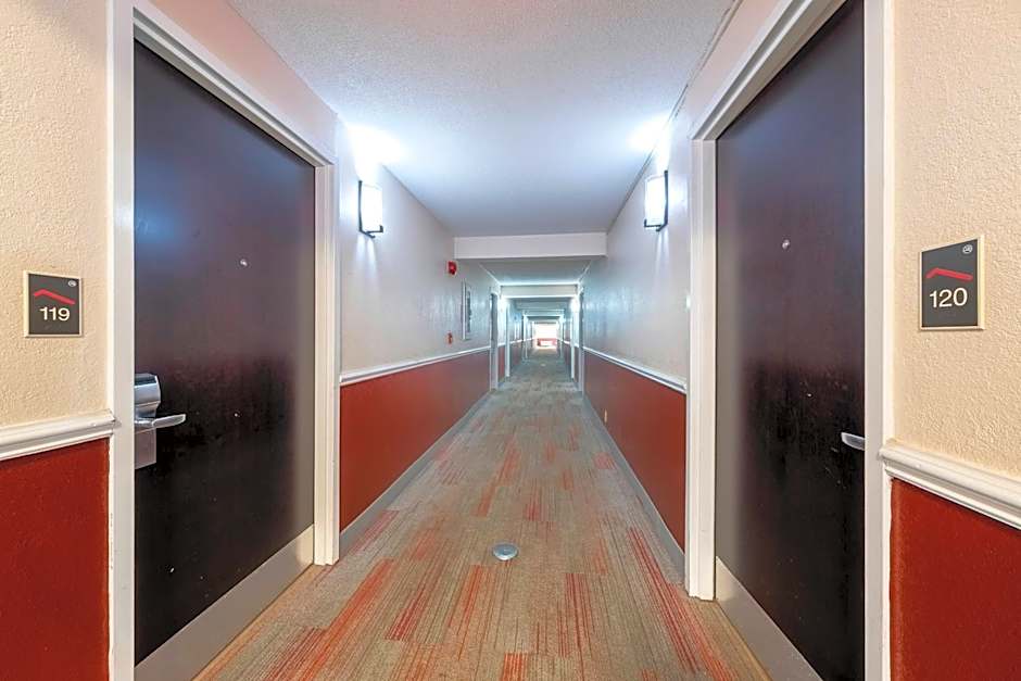 Red Roof Inn Lumberton
