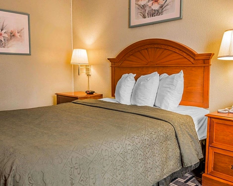 Quality Inn Grand Rapids North Walker