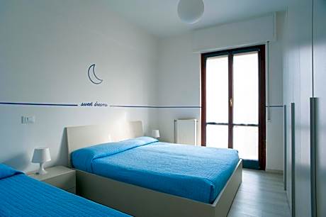 Superior One-Bedroom Apartment (5 Adults)