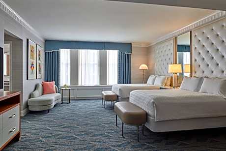 Large Queen Room with Two Queen Beds and City View - Top of the Brown