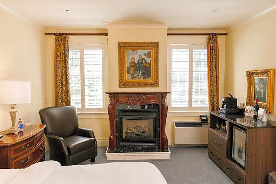 Riverbend Inn & Vineyard