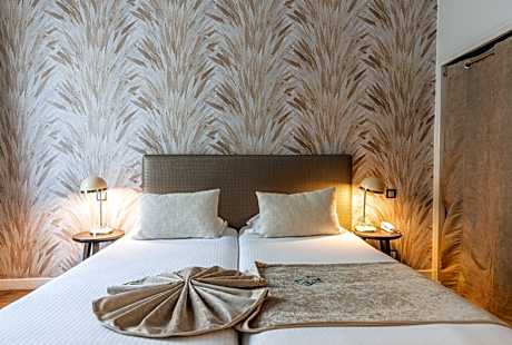 Twin Room with City View