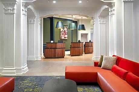 Courtyard by Marriott New Orleans French Quarter/Iberville