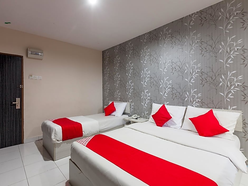Super OYO 1163 Hotel Pulai