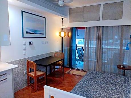 Seafront Apartment With Sea View YR11