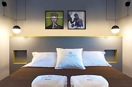Deluxe Suite