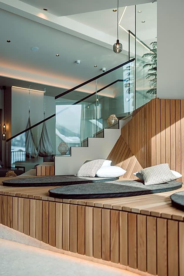 JoAnn suites & apart