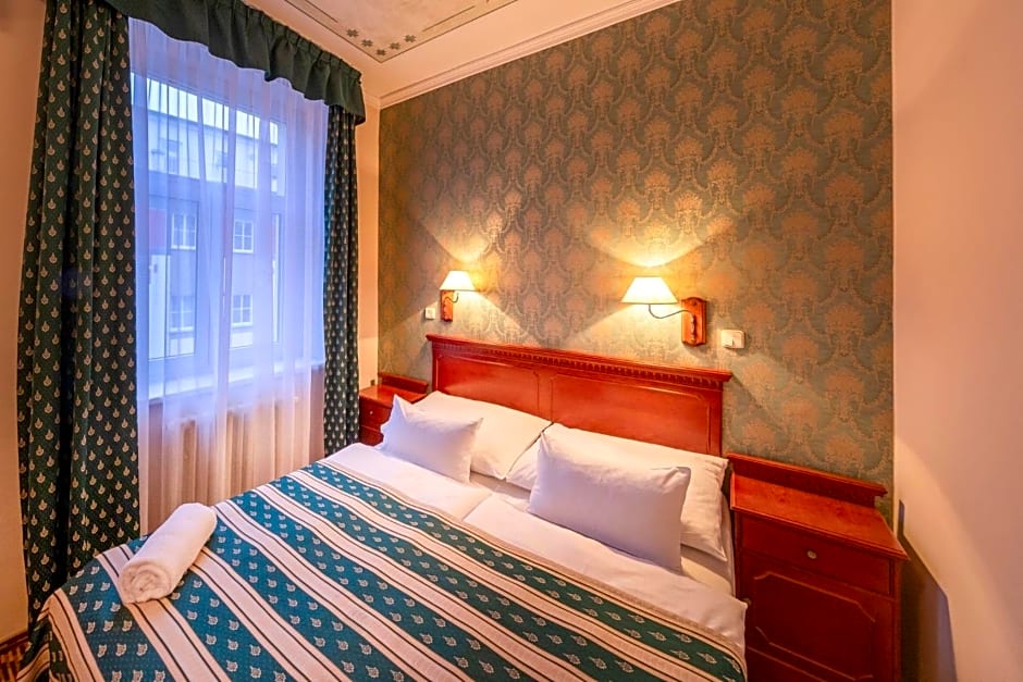Photo 1 of 9 of Double or Twin Room