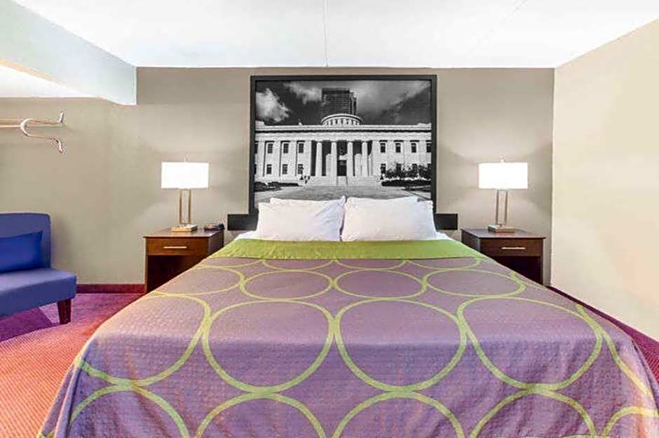 Super 8 by Wyndham Millbury/Toledo