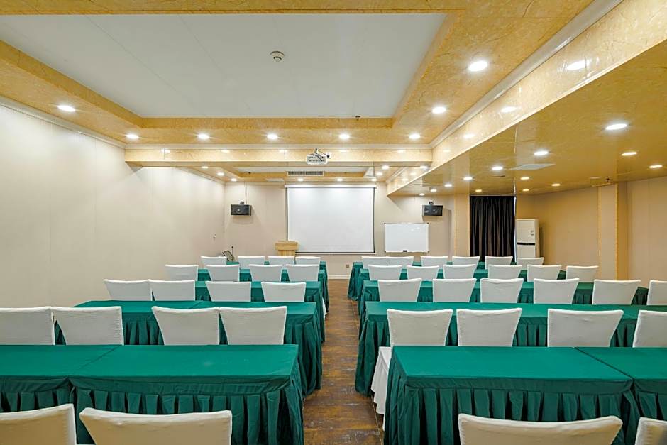 James Joyce Coffetel Xishuangbanna Poshui Square Manjinglan Ancient City