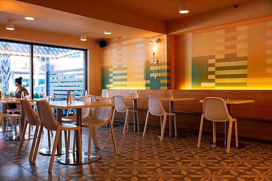 HiBird- Apartment and Suites Hotel