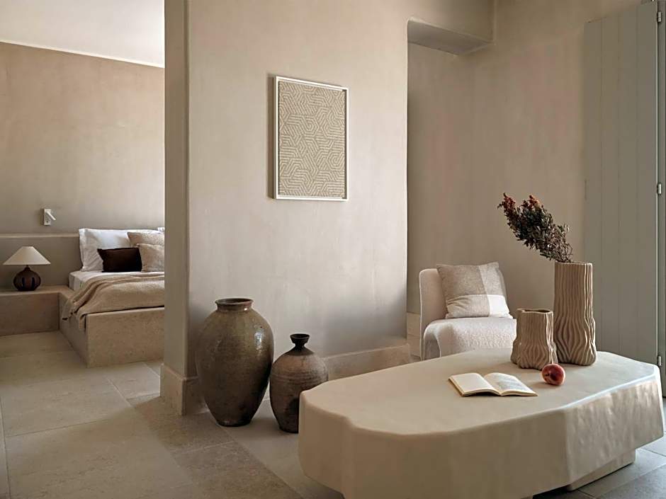 Akria Seaside Suites