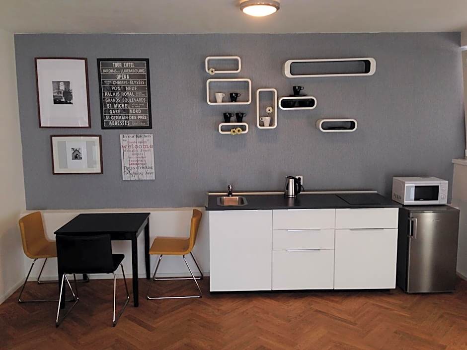 James Hotel & Apartments