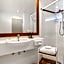 Quality Hotel Lincoln Green