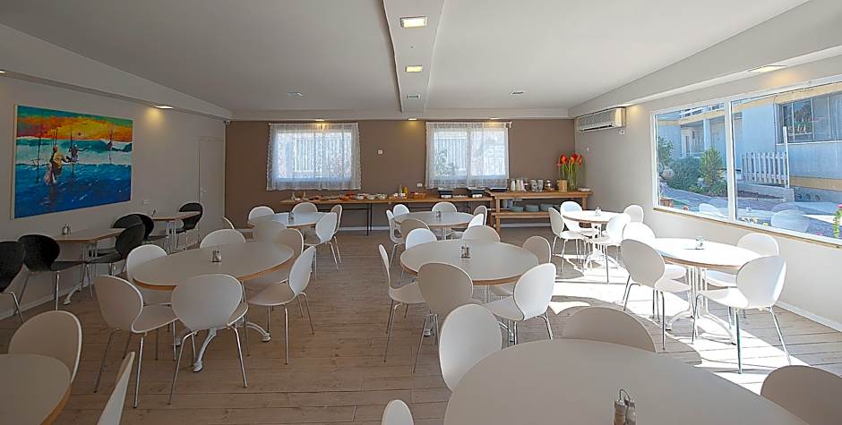 Q Village Hotel - Poleg Beach