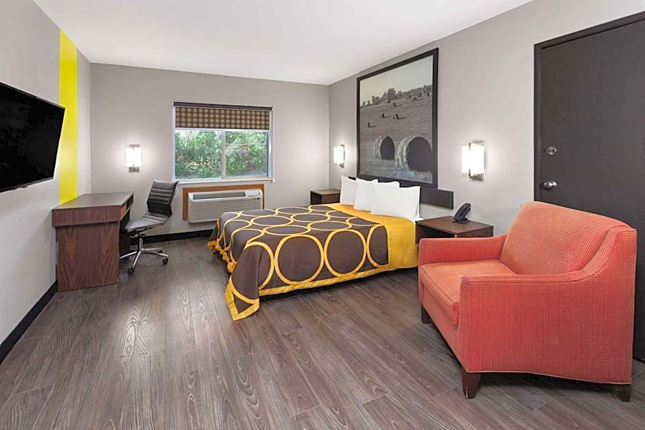 Super 8 by Wyndham Olney