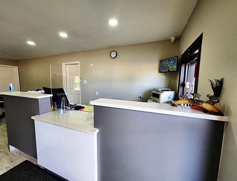 Scottish Inn & Suites