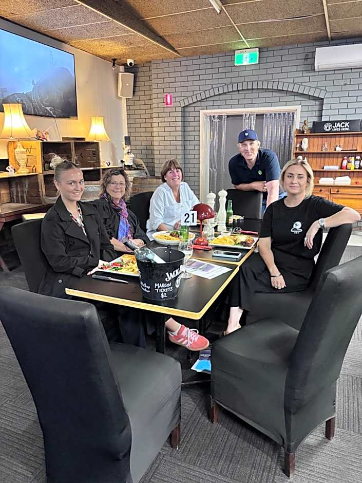 The Club Hotel Collie