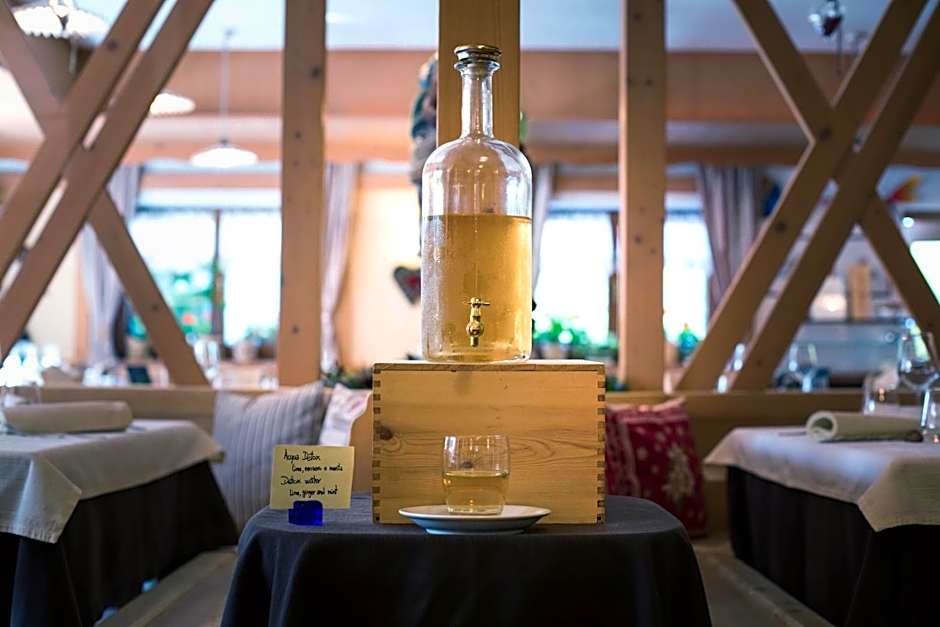 Hotel & Ristorante Baita Dovich