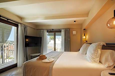 JUNIOR SUITE WITH BALCONY