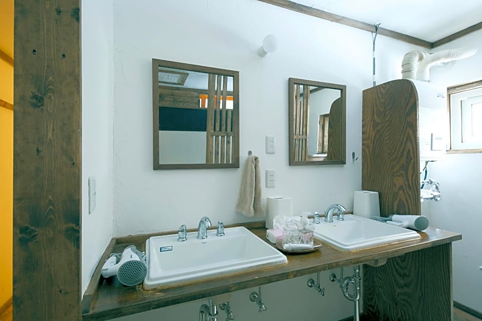 Otaru Tap Room & Hostel